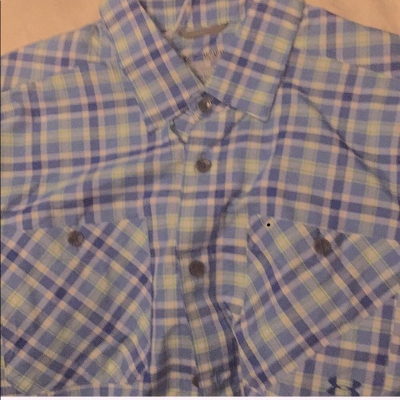 Men’s UnderArmour Button Down Loose Fit NWOT - Picture 5 of 7